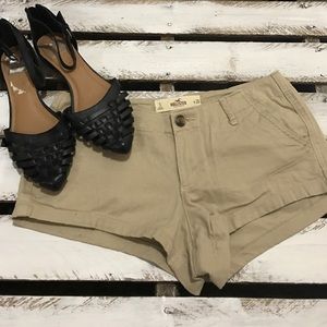 Hollister Khaki Shorts SIZE 3