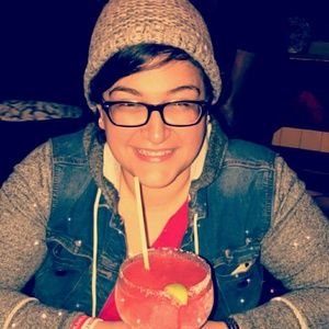 Meet your Posher, Ivette