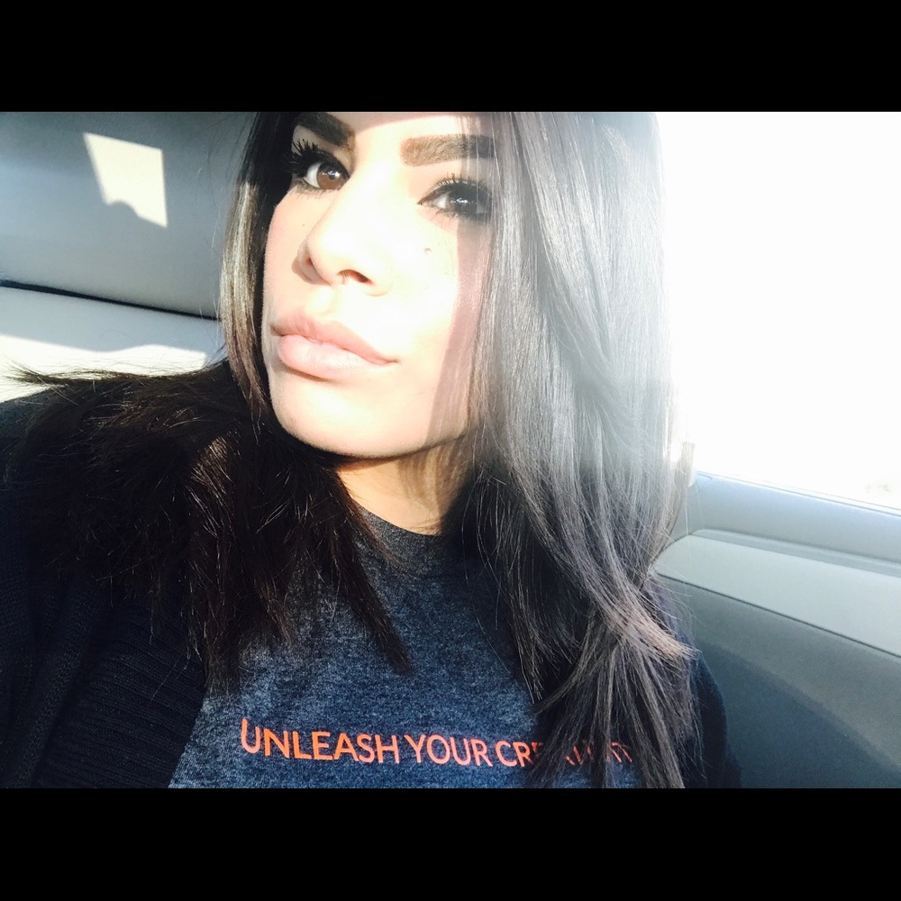 Meet your Posher, Angela