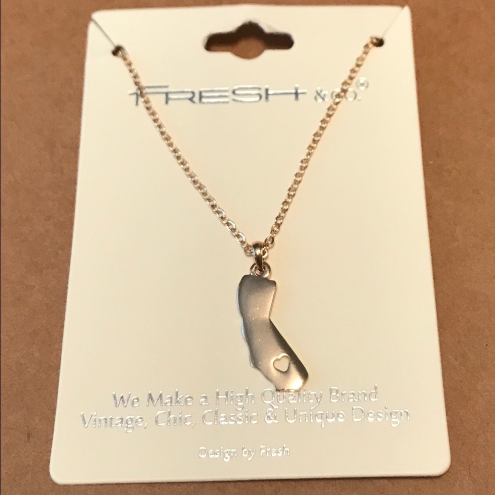 NWT "California" necklace gold tone