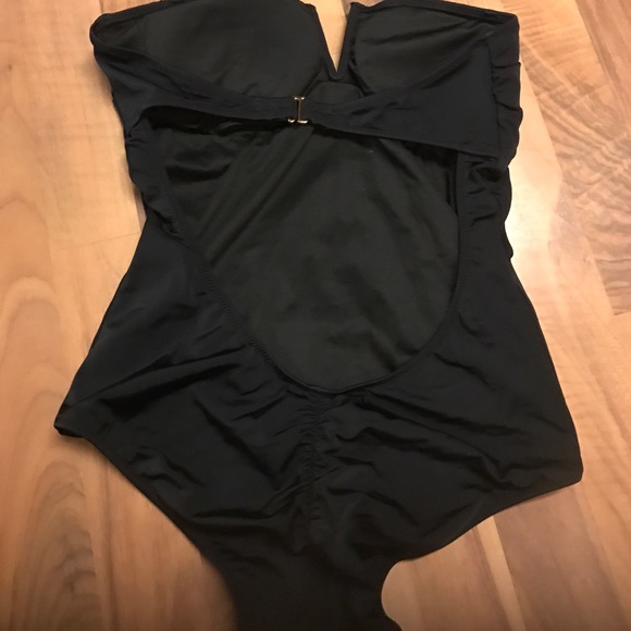 NWOT Victoria's Secret Swim Suit - Picture 3 of 4