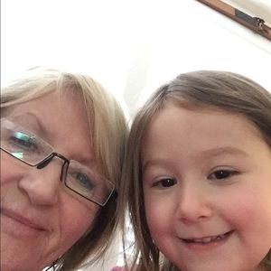 Meet your Posher, Debbie