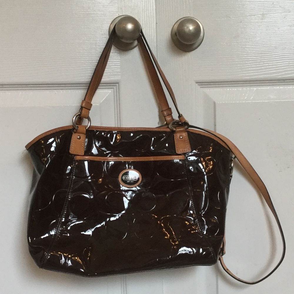 Large cross body tote with straps