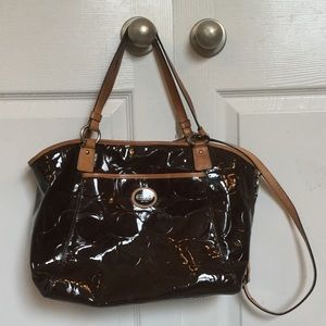 Large cross body tote with straps