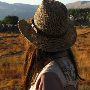 Meet your Posher, Zeina