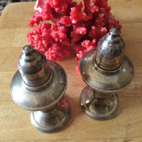 Vintage sterling salt pepper shaker