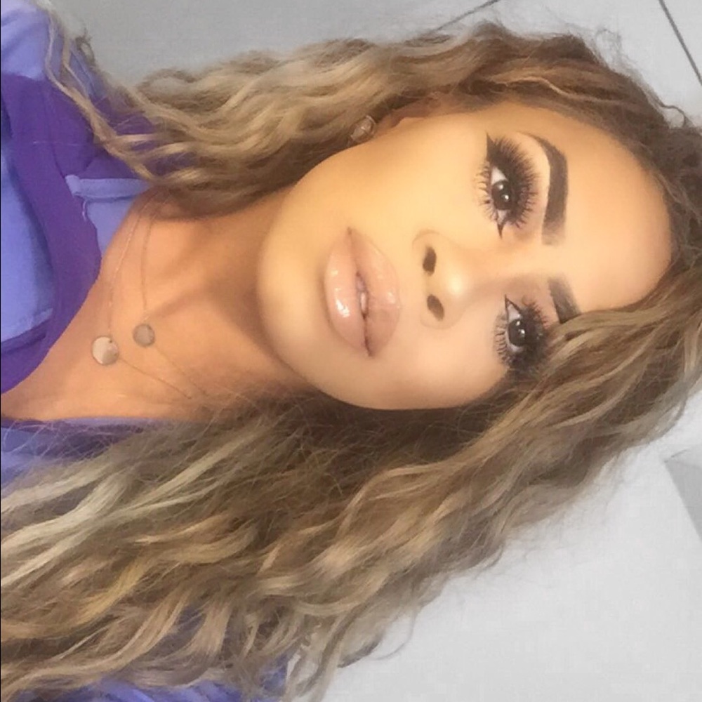 Meet your Posher, Dominique