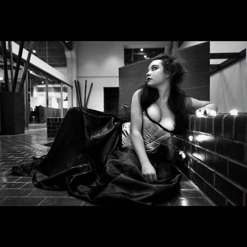 Meet your Posher, Annyssia