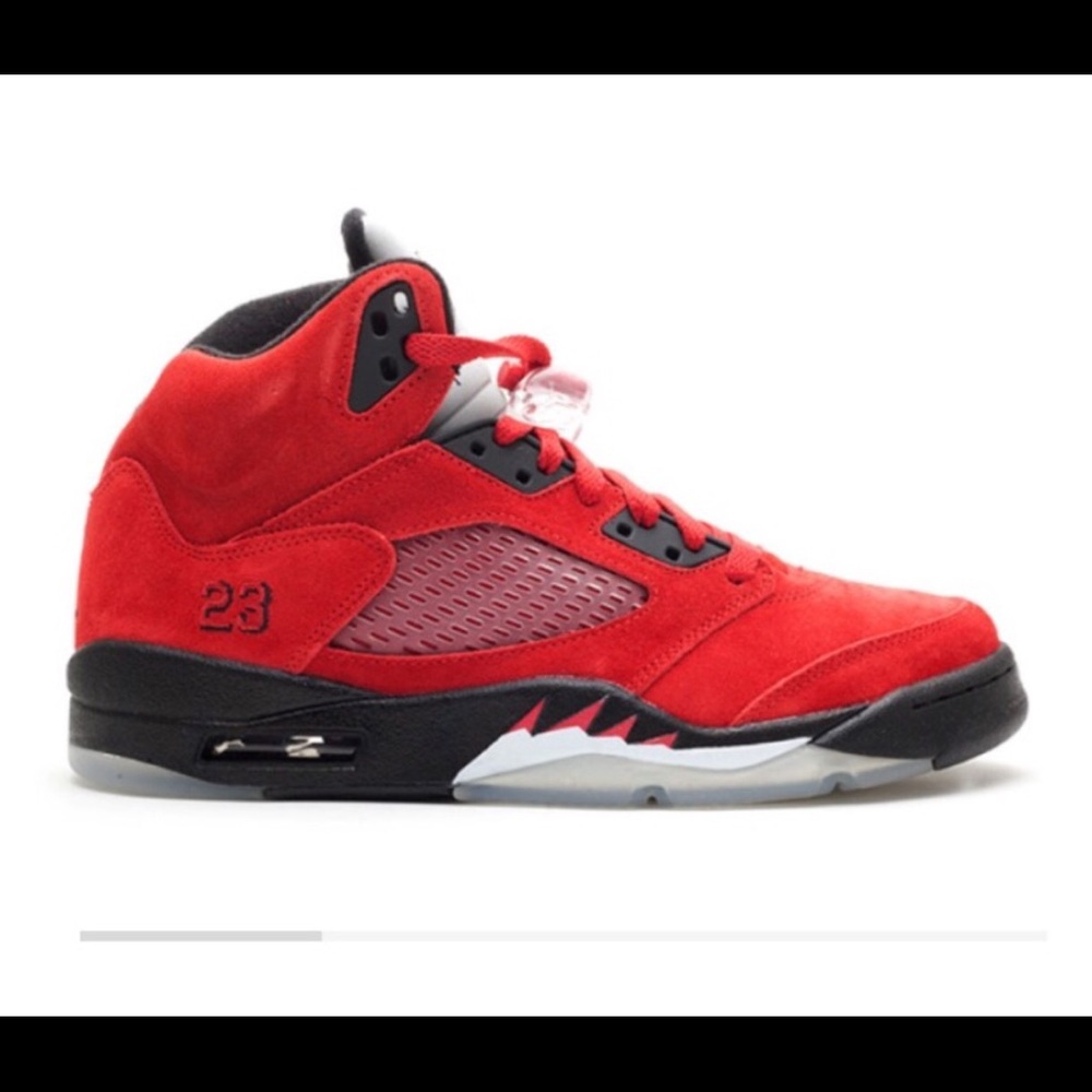 ISO!!!! Men size 9.5/10!!!