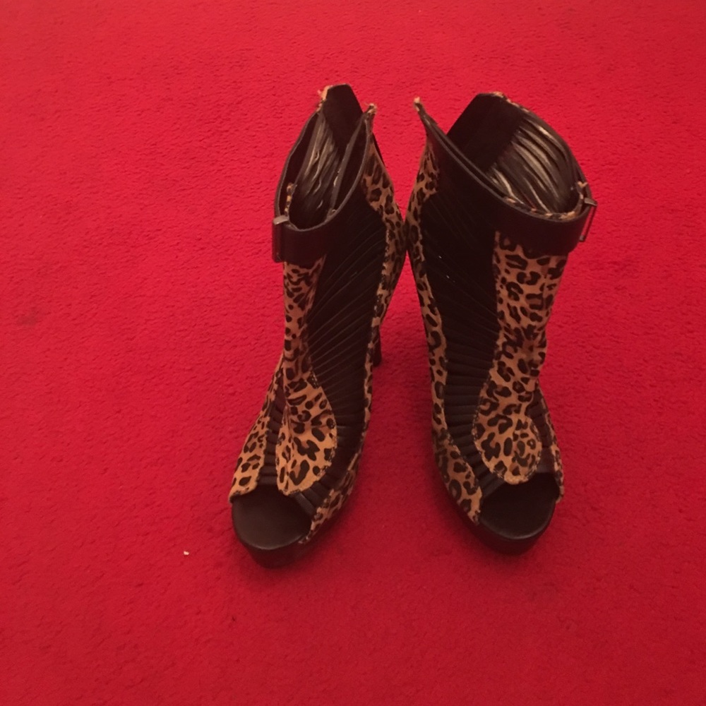 Leapord skin high heel wedges