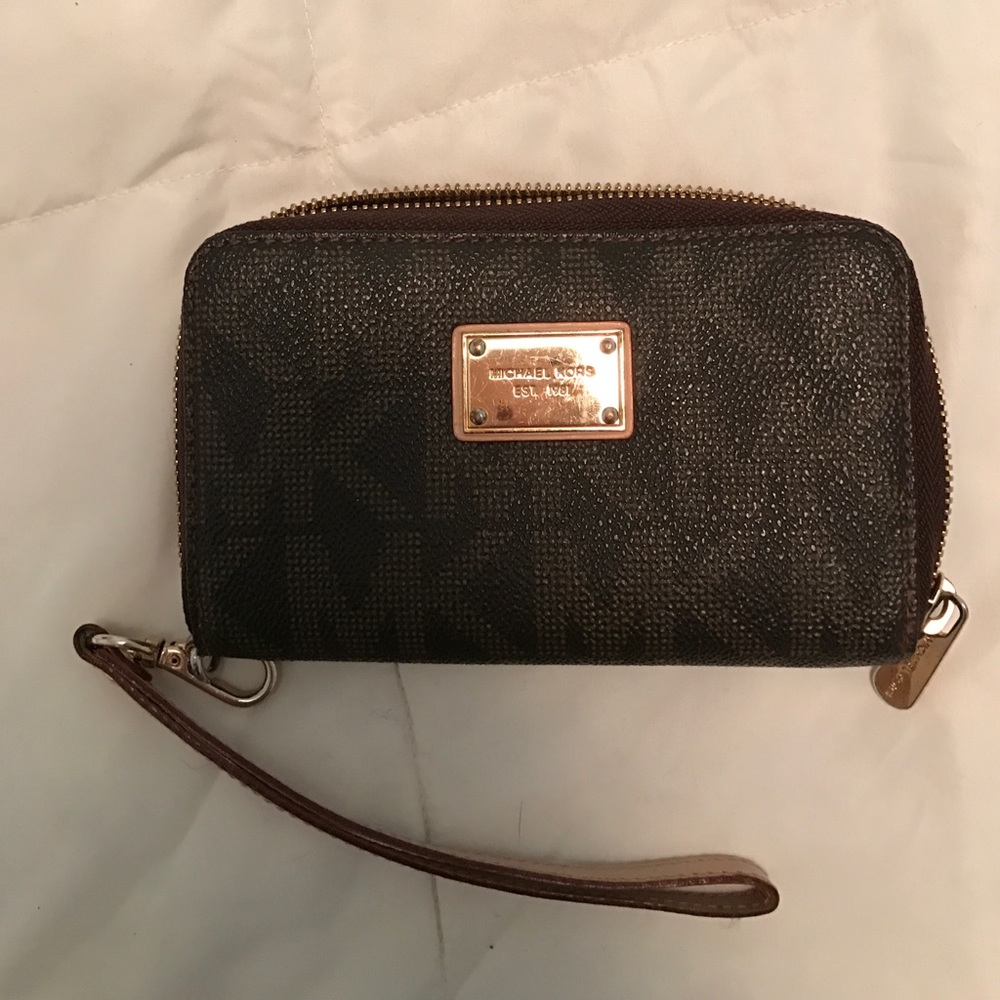 Michael Kors wristlet