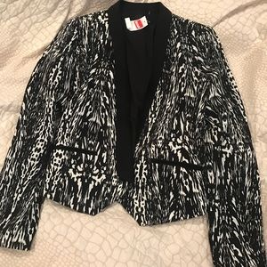 Black & White Print Suit Style Jacket