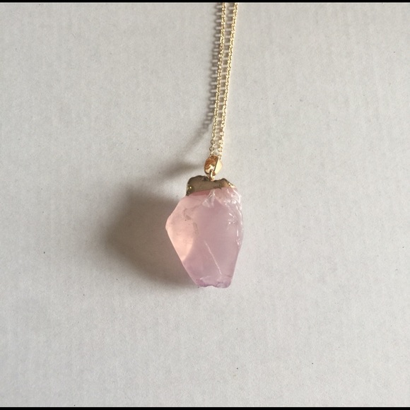 PINK HANGING STONE NECKLACES!! 💕🔥✔️ - Picture 2 of 2