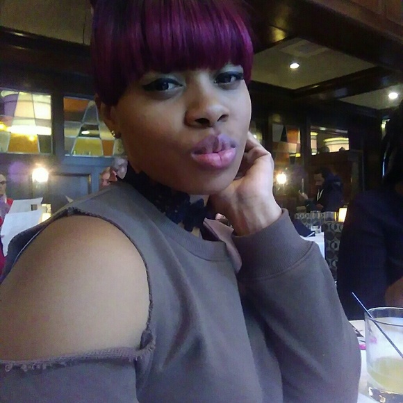 Meet your Posher, Quiana - Picture 1 of 1