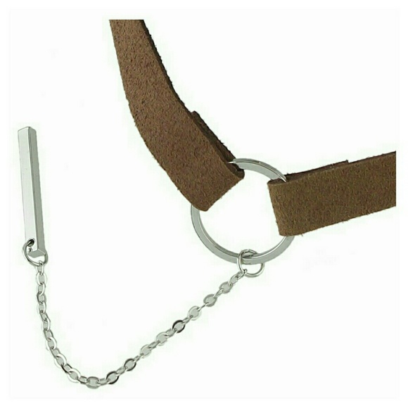 💗REDUCED💗Brown Faux Suede Silver Pendant Choker - Picture 3 of 4