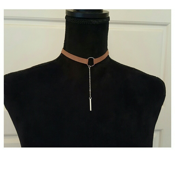 💗REDUCED💗Brown Faux Suede Silver Pendant Choker - Picture 4 of 4