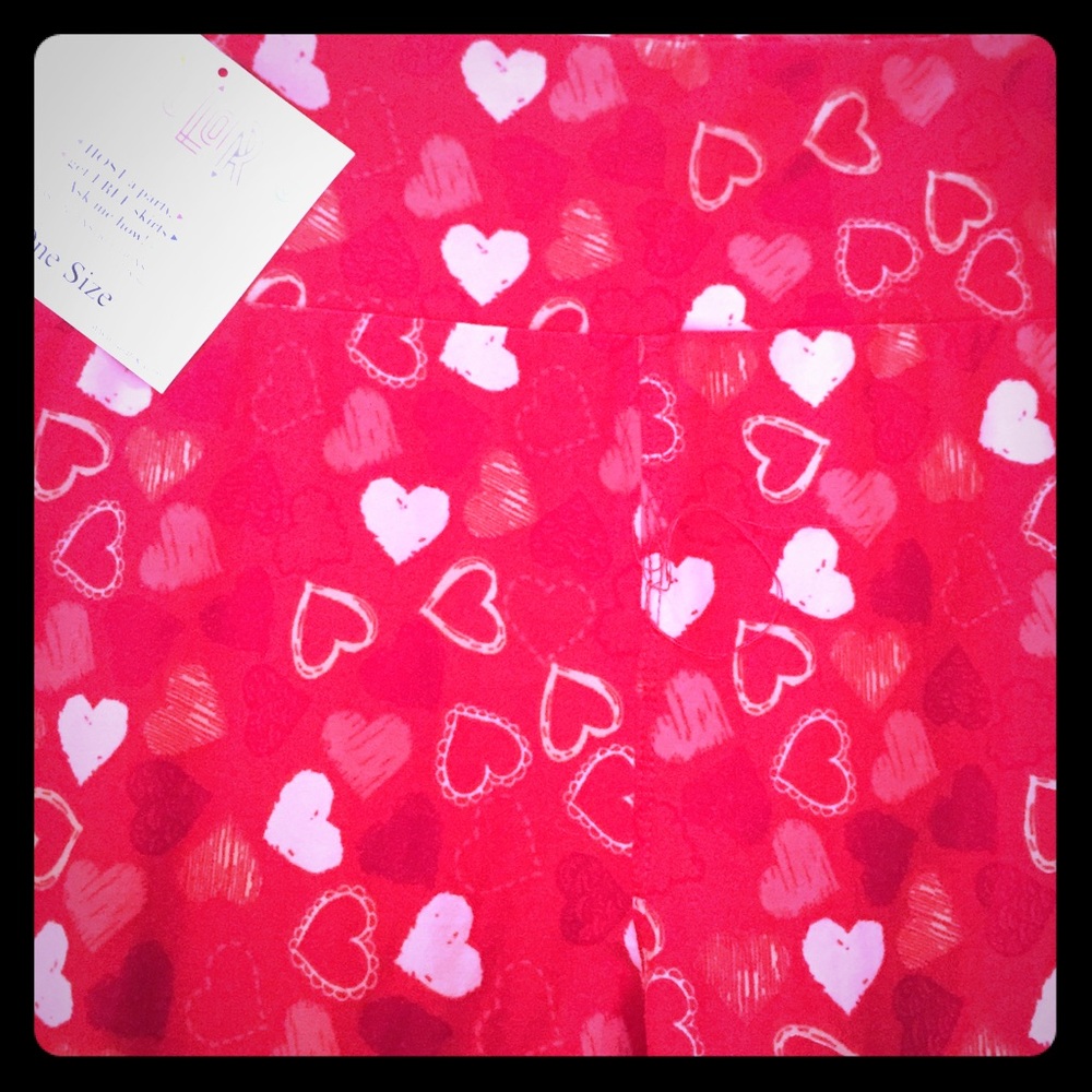 NWT!! LuLaRoe hearts OneSize Leggings!