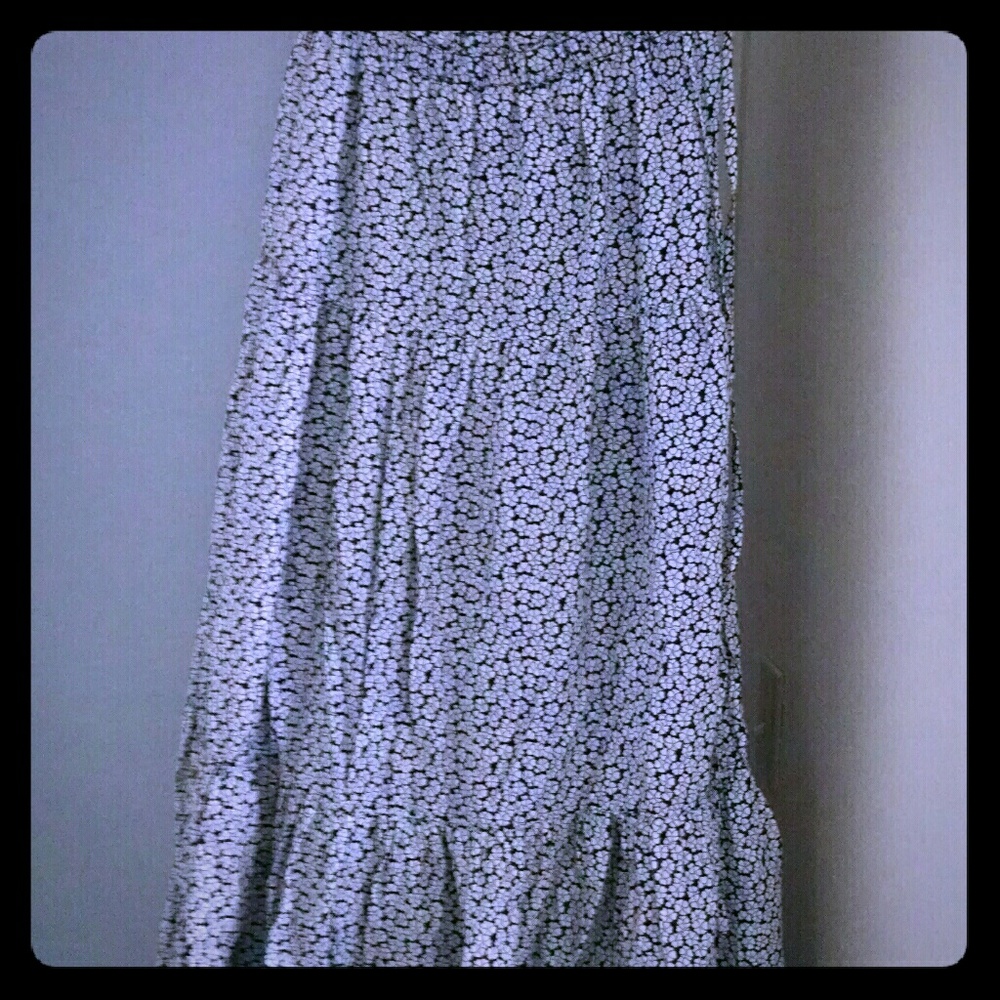 GAP strapless cotton ruffled floral maxi dress 👗