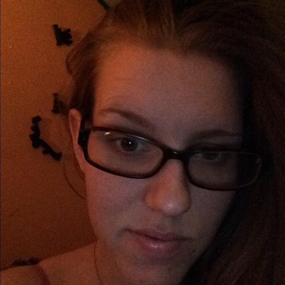 Meet your Posher, Nikoll