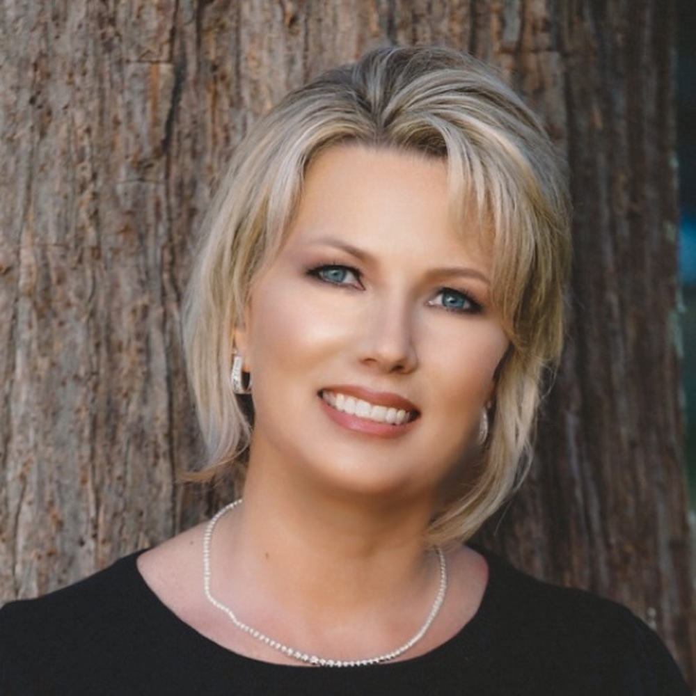 Meet your Posher, Debbie!