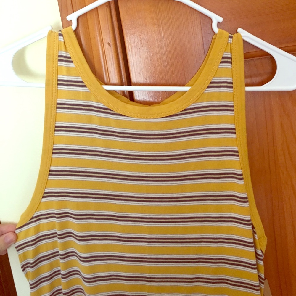 American Eagle cropped tank💛