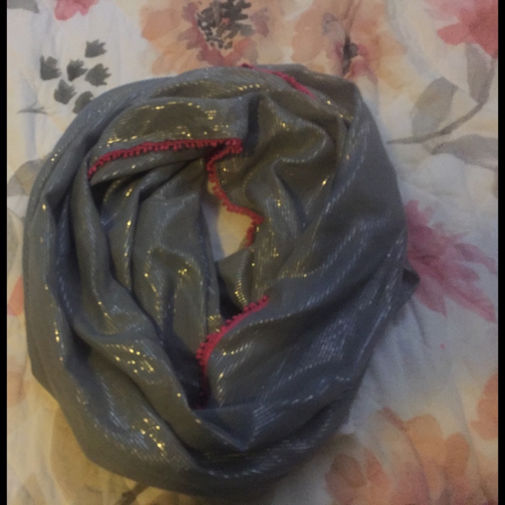 Hollister scarves