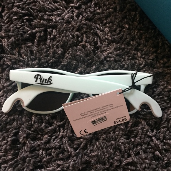 SOLD💓VS Pink Good Vibes Set 💚 - Picture 4 of 8