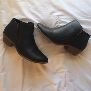 American eagle short boots | sz 9.5 | black