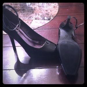 Strap black patten leather heels