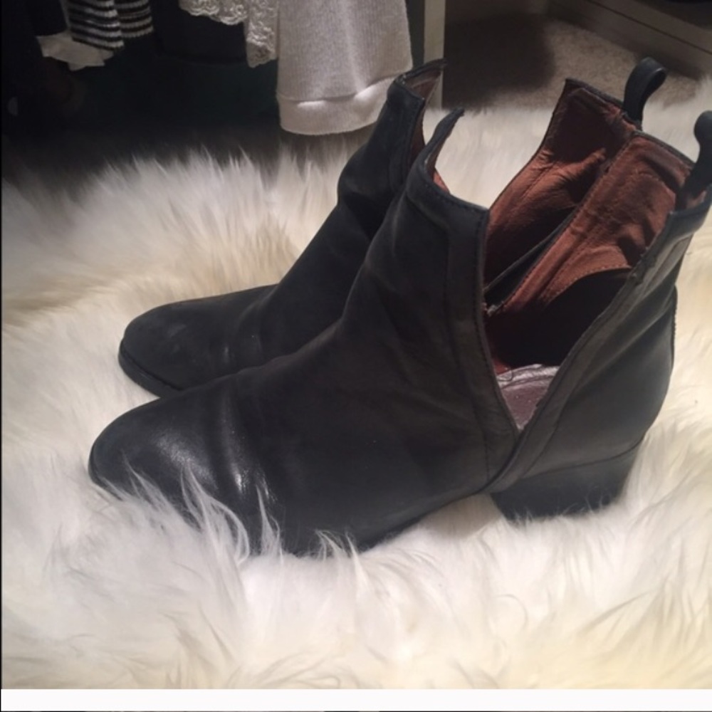 Jeffrey Campbell oriely booties