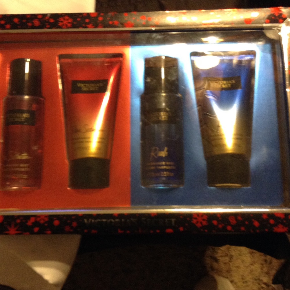 VICTORIAS SECRET 4pc BRAND NEW IN BOX LOTION/SPRAY