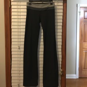 Lululemon reversible groove pant size 6 long