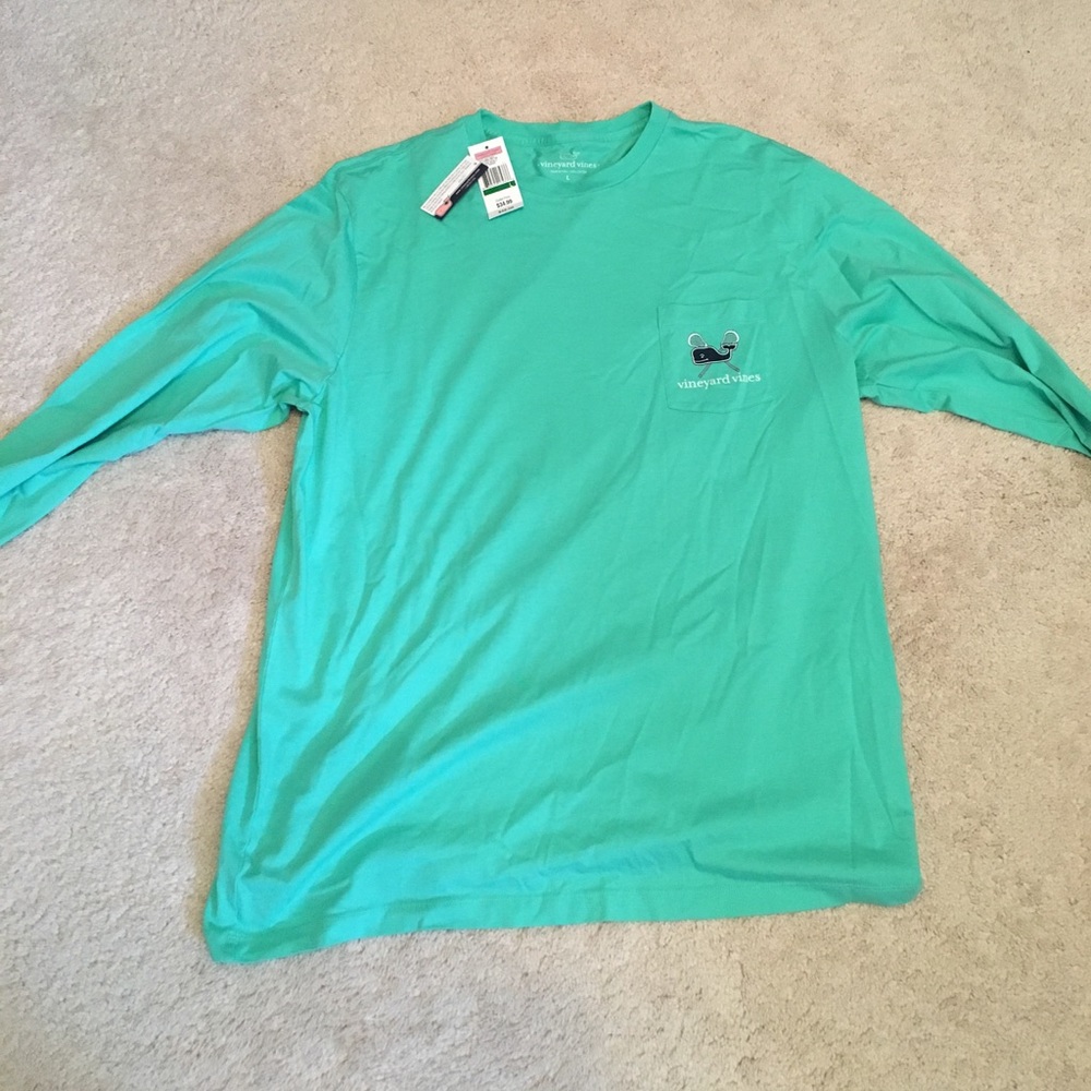 Never worn Vineyard Vines Longsleeve