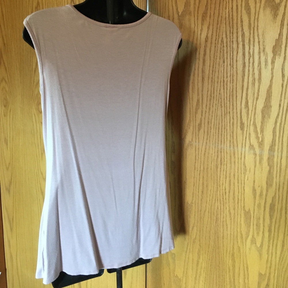 Sleeveless top - Picture 2 of 4