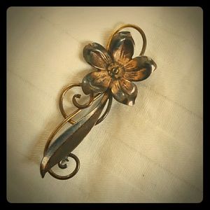 Vintage Van Dell Pin