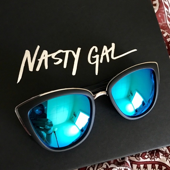 Nasty Gal Accessories - Quay Sunnies