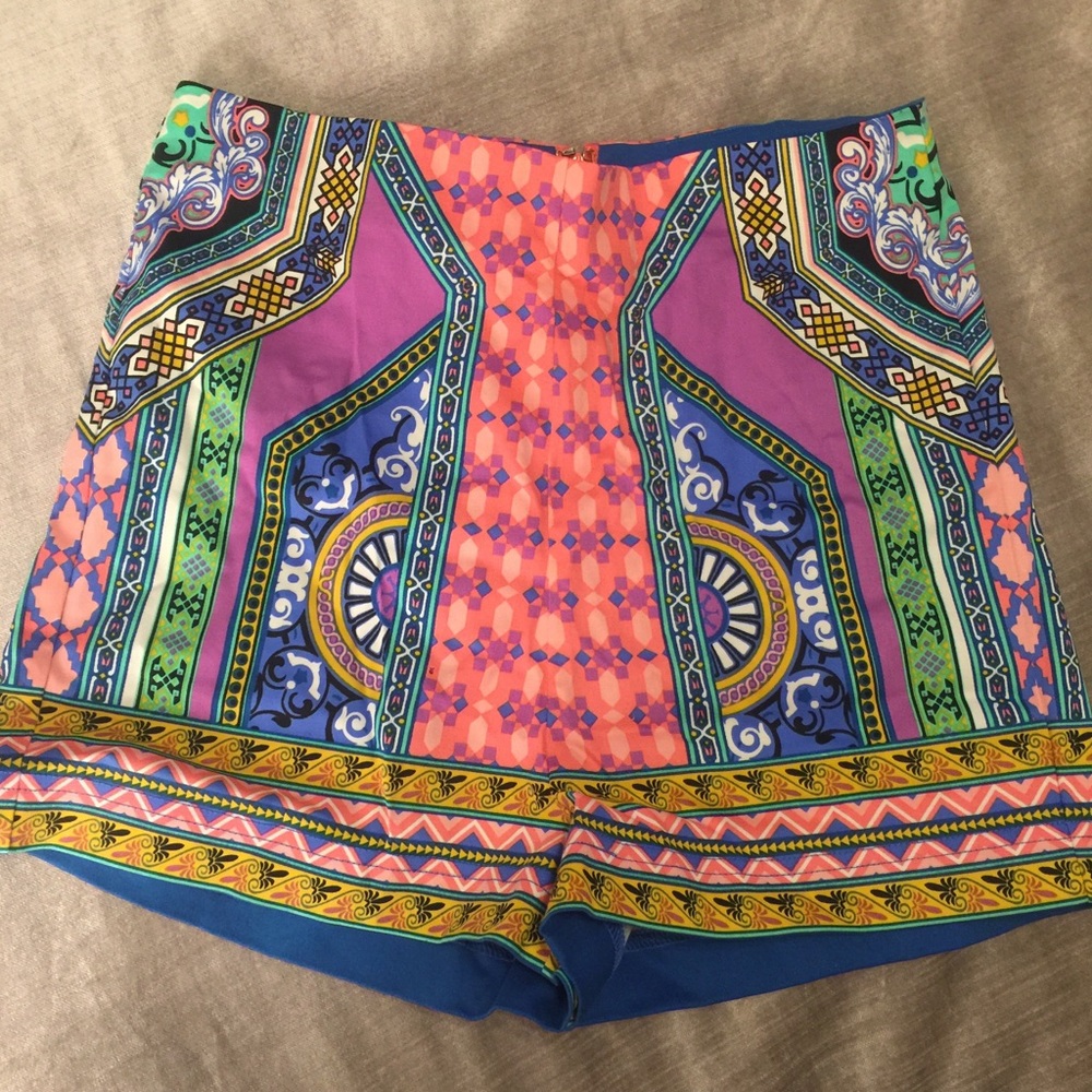 High Waisted colorful shorts from shophopes