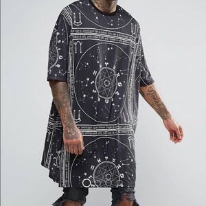 Super oversized mens constellation tee size xxxl.