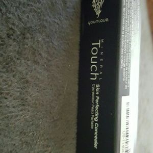 Younique Mineral Touch Concealer (Scarlett)