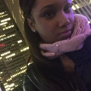 Meet your Posher, Elena