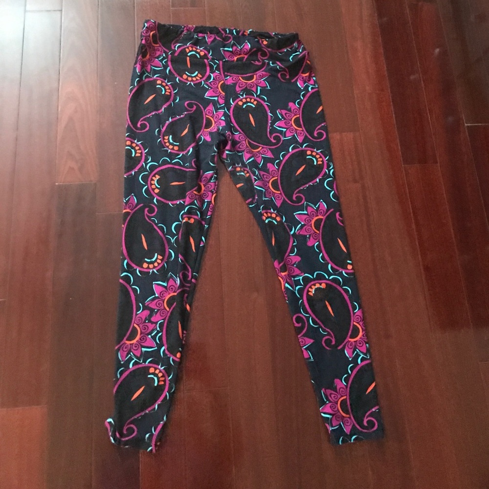 Beautiful paisley leggings