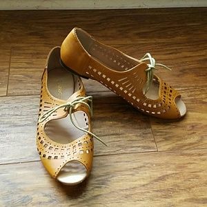 Restricted cut out flats