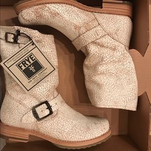 Frye Women's Veronica Shortie White Boots, 7.5