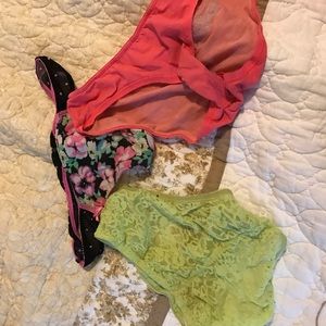 3 pair of xs Victoria secret underwear