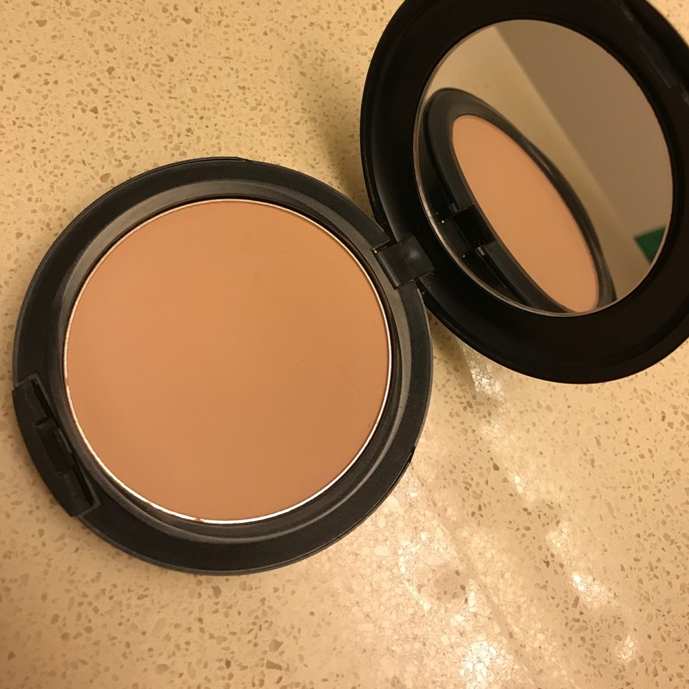 Mac cosmetics studio fix powder NW25