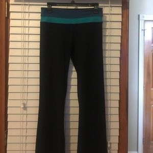 Lululemon reversible groove pant size 6