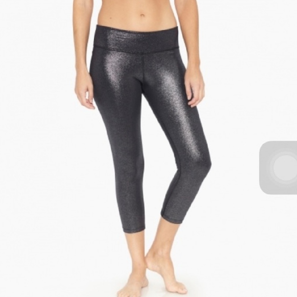 Beyond yoga metallic shimmer black crop yoga pants