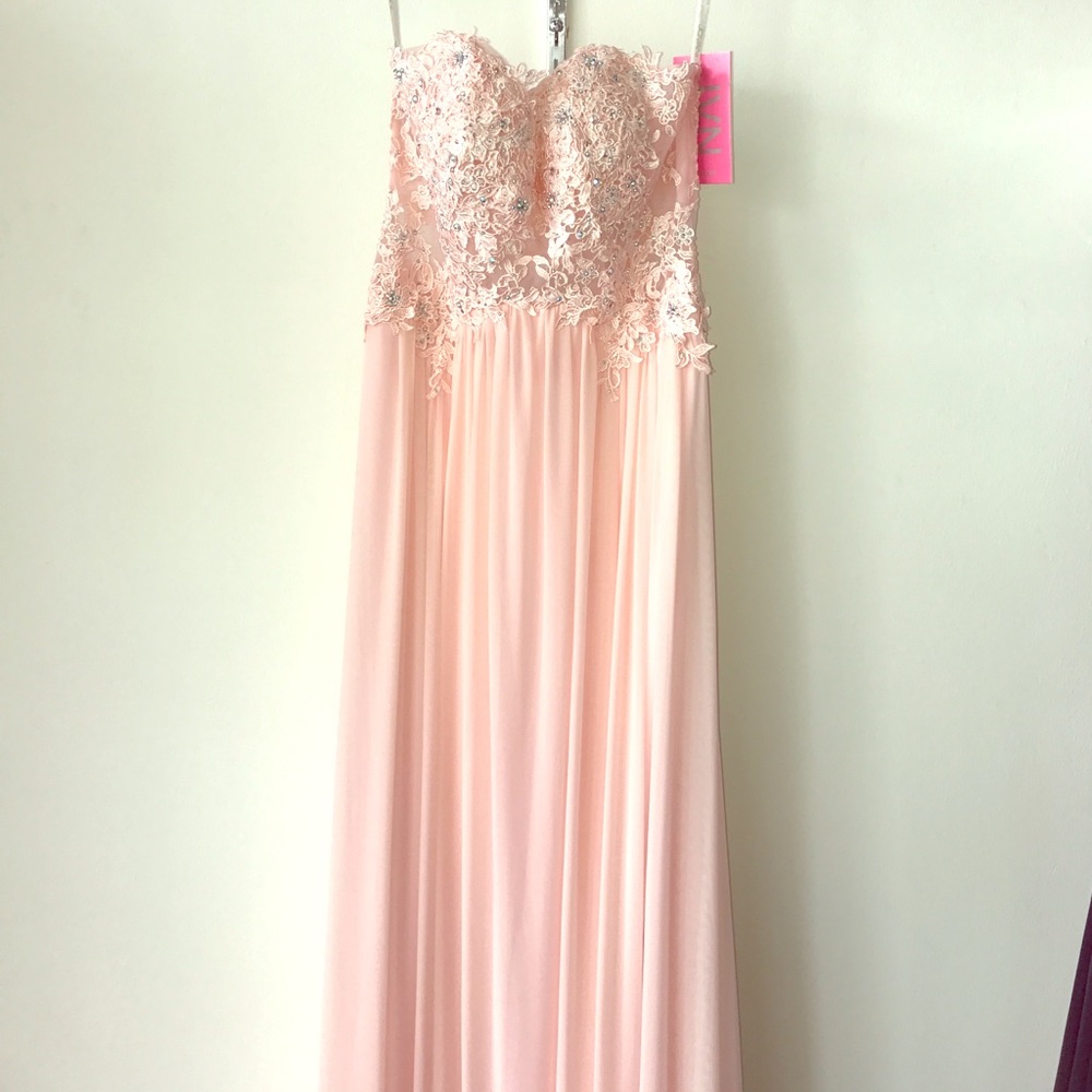 Light pink floorlength chiffon dress