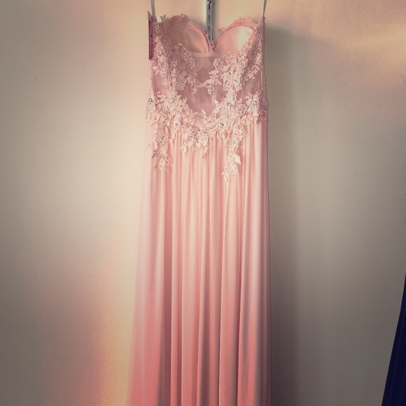Light pink floorlength chiffon dress - Picture 2 of 5