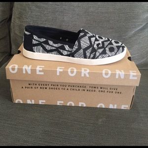 TOMS Avalon Sneaker